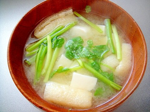 豆腐と油揚げ、せりの味噌汁